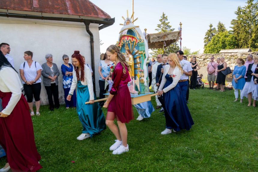 Birma prvo obhajilo, lepa nedelja in zaključek veroučnega leta na Ojstrici- 21.6.2026 Birma prvo obhajilo, lepa nedelja in zaključek veroučnega leta na Ojstrici- 21.6.2026