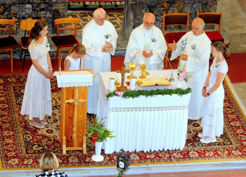 Slovesnost Vnebovzetja pri Sv. Križu – dan milosti, skupnosti in hvaležnosti