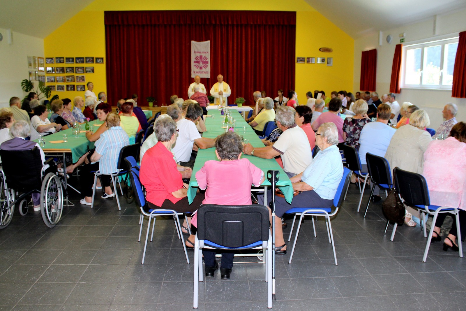 Srečanje starejših in bolnih v Črnečah