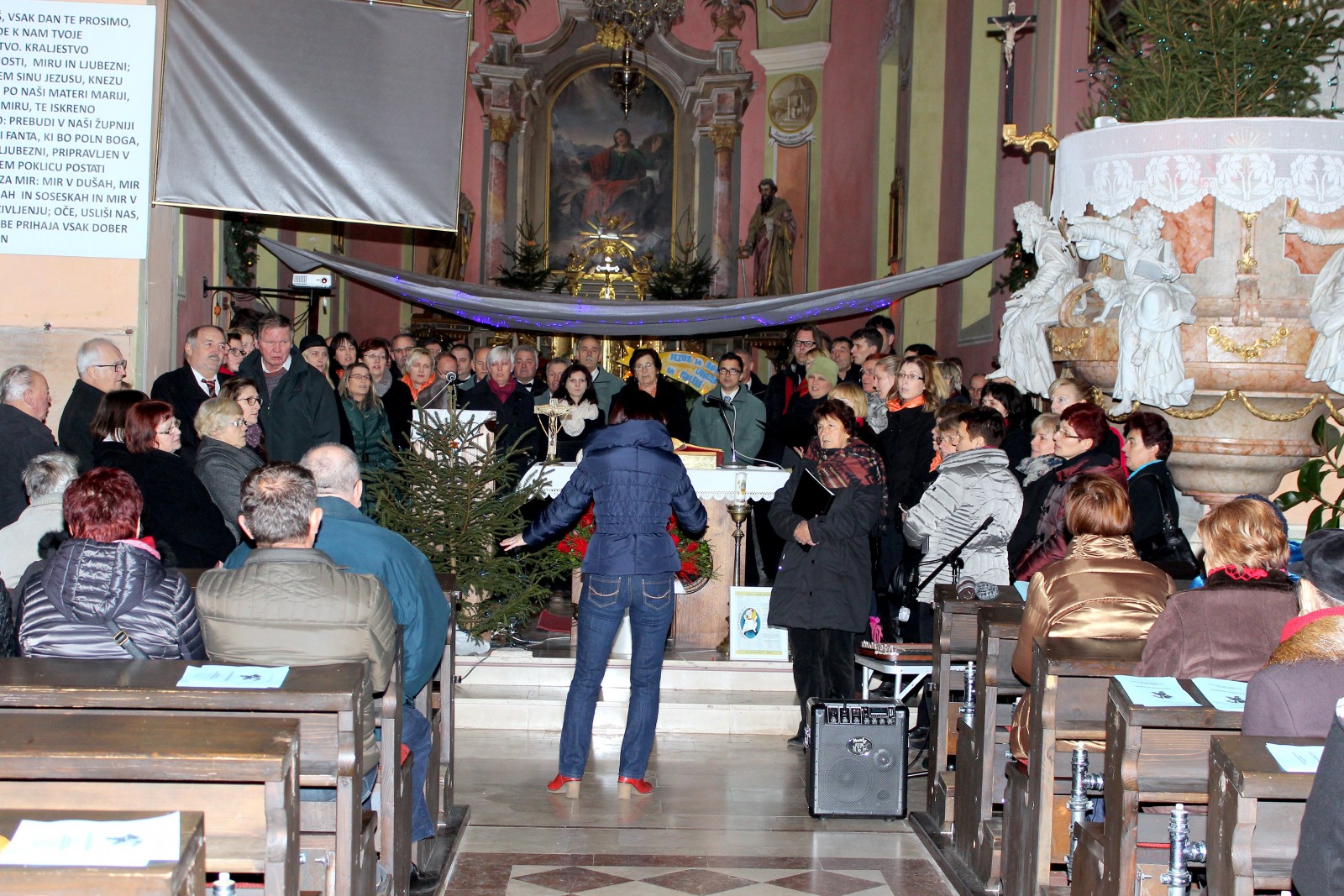 Božični koncert zborov iz občine v Dravogradu – 2015