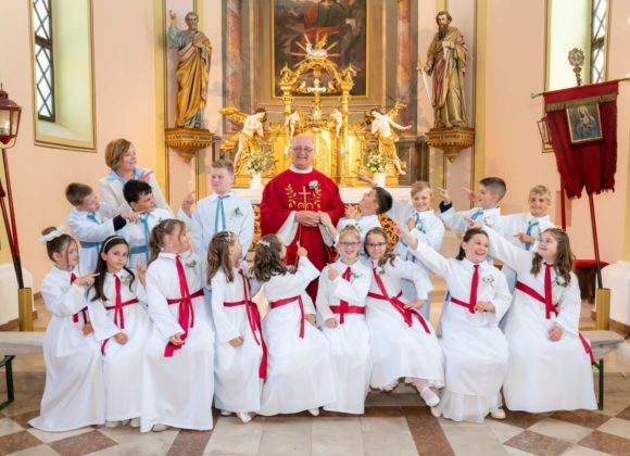 Obhajanje prvega svetega obhajila v Šempetru, Dravogradu, Libeličah in pri Križu Obhajanje prvega svetega obhajila v Šempetru, Dravogradu, Libeličah in pri Križu